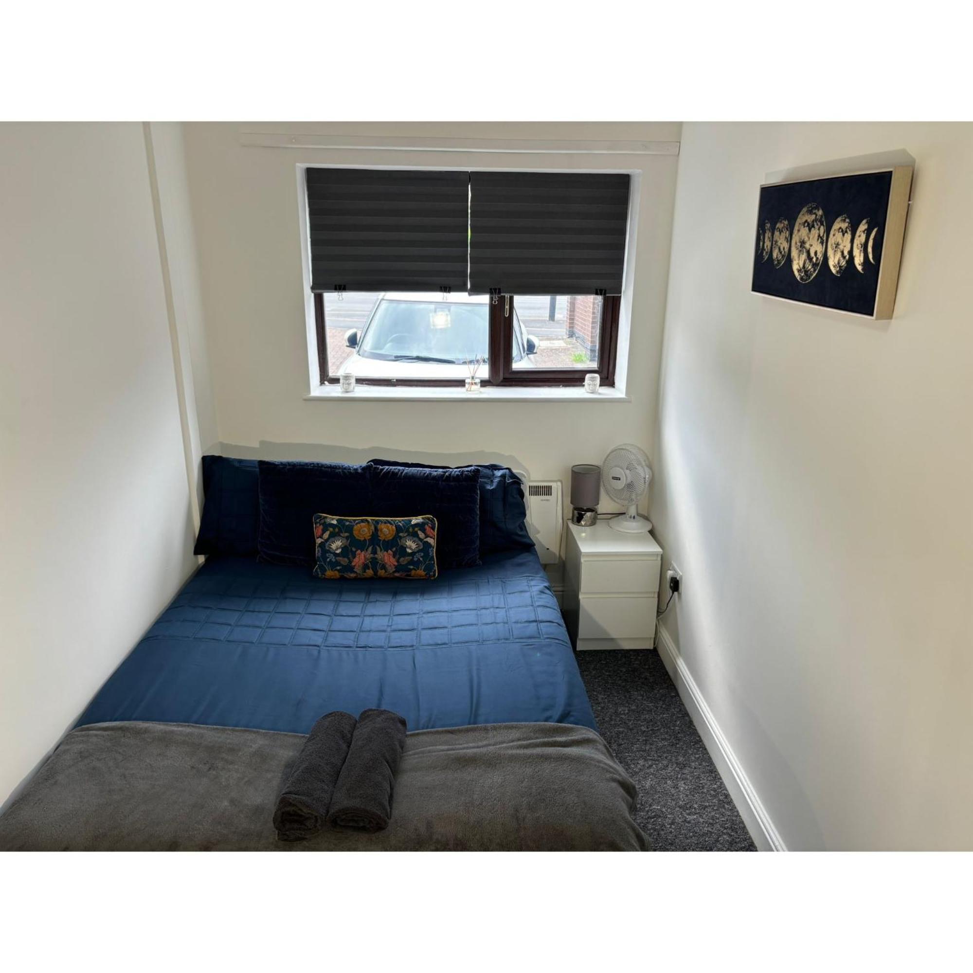 Enjoy A Spacious Lounge With A Cozy Sofa Bed And A Private Ensuite Bedroom Wednesbury Εξωτερικό φωτογραφία