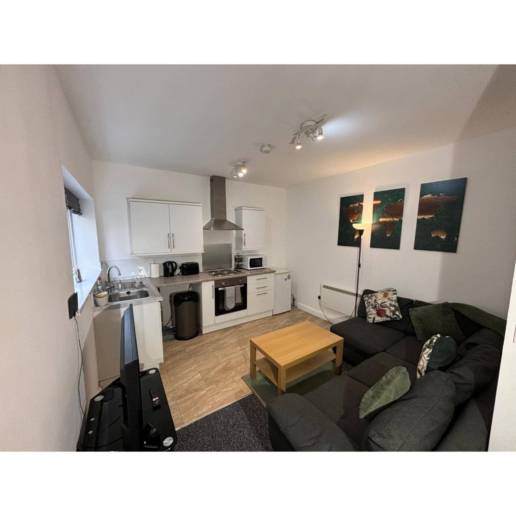 Enjoy A Spacious Lounge With A Cozy Sofa Bed And A Private Ensuite Bedroom Wednesbury Εξωτερικό φωτογραφία